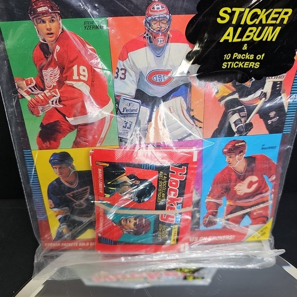 NEW Panini 1991-1992 Hockey NHL Player Sticker Album With 10 Packs of Sticker - Picture 3 of 11